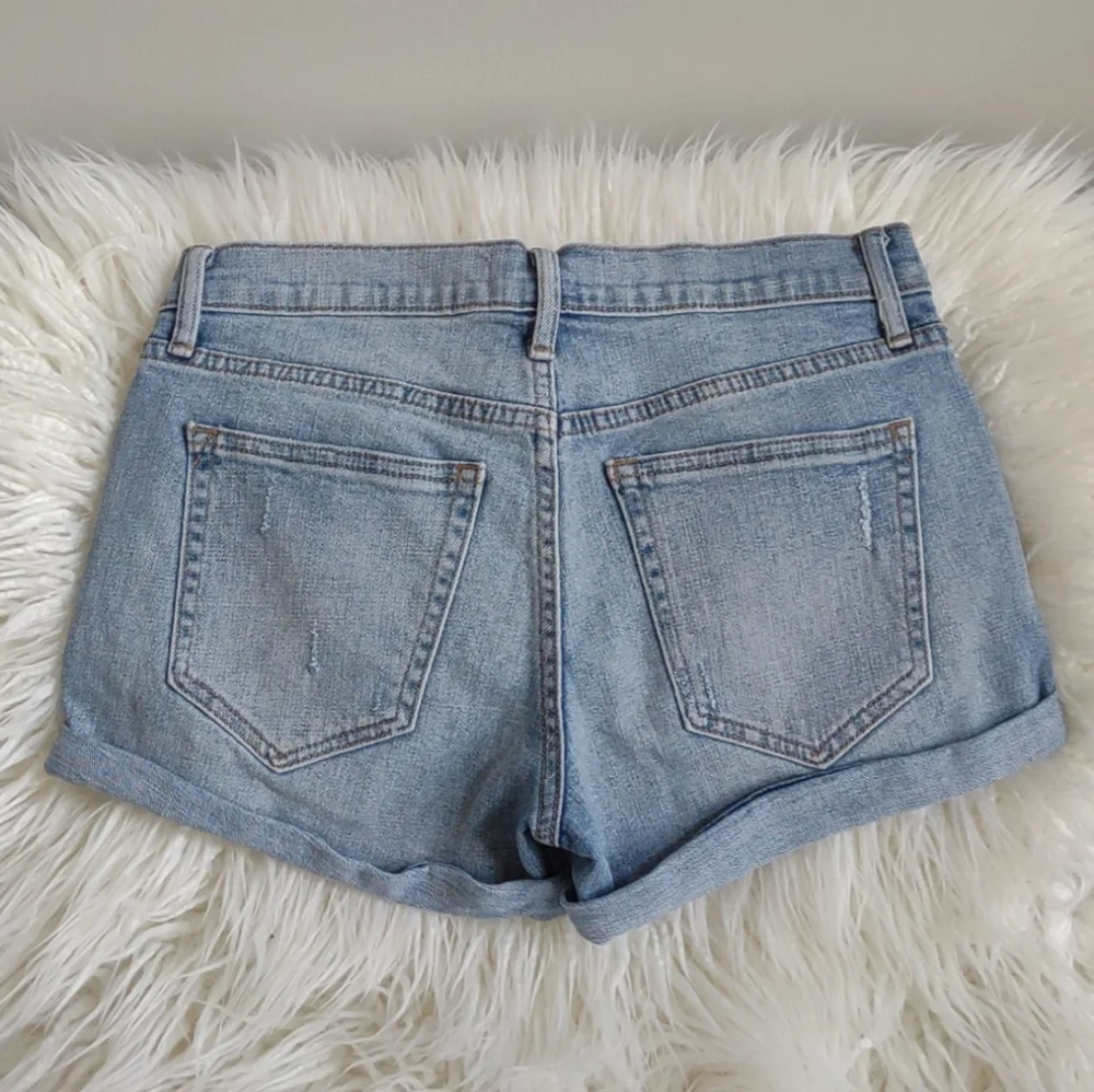 GAP SHORTS 26 Denim Size 2
